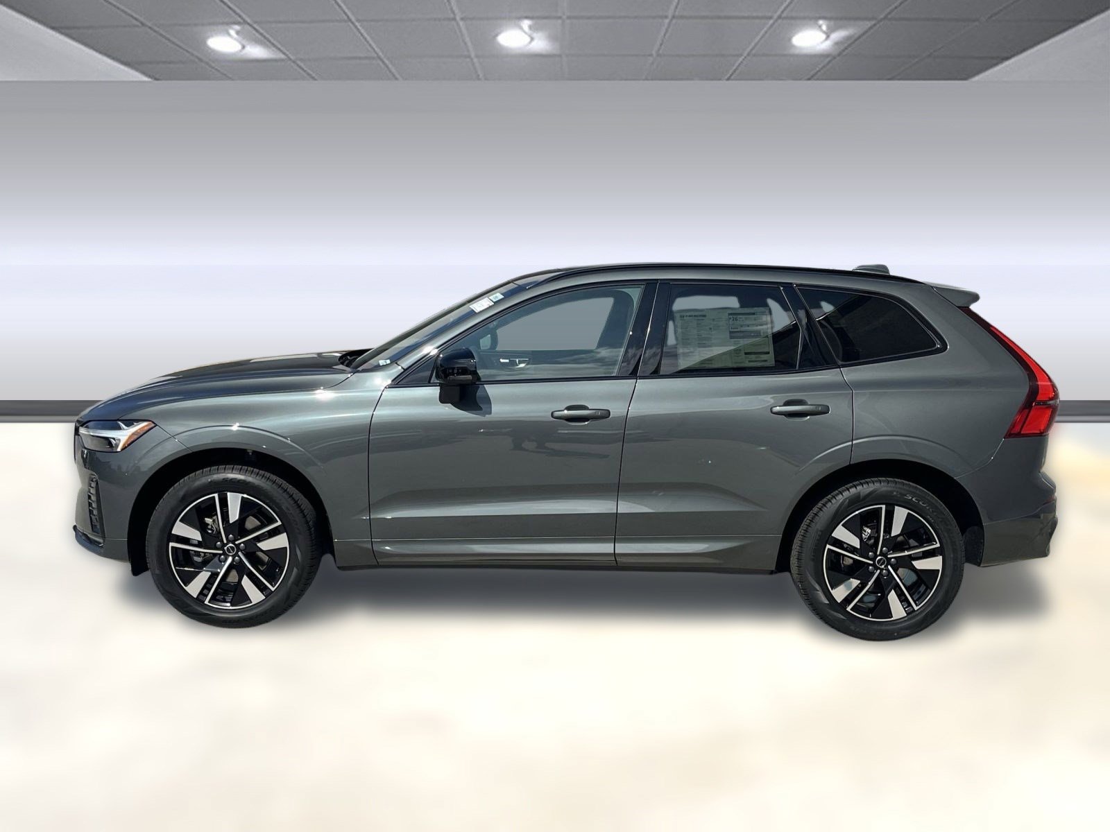 2026 Volvo XC60 B5 Core photo 2