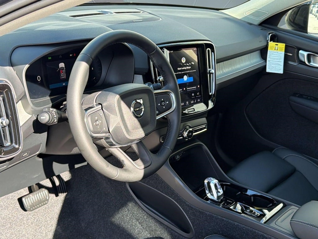 New 2026 Volvo XC40 B5 Ultra SUV