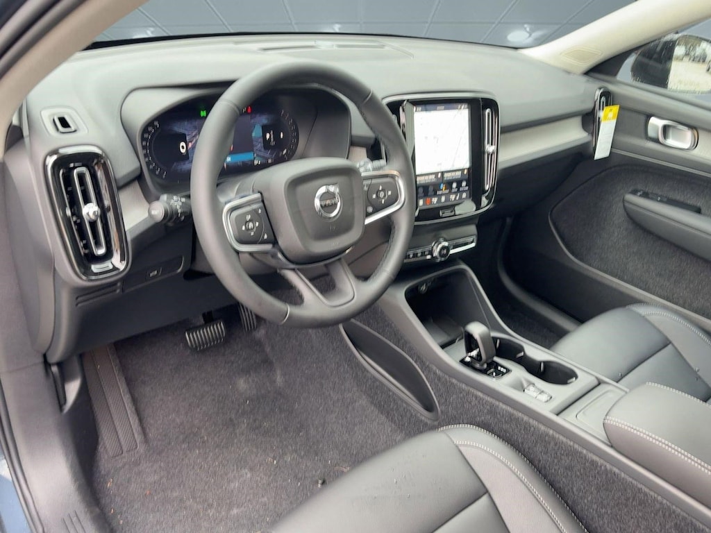 Used 2026 Volvo XC40 Core SUV