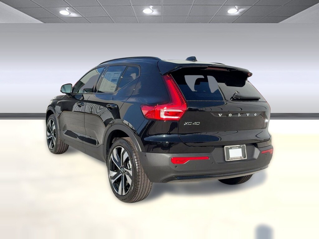 New 2026 Volvo XC40 B5 Plus SUV