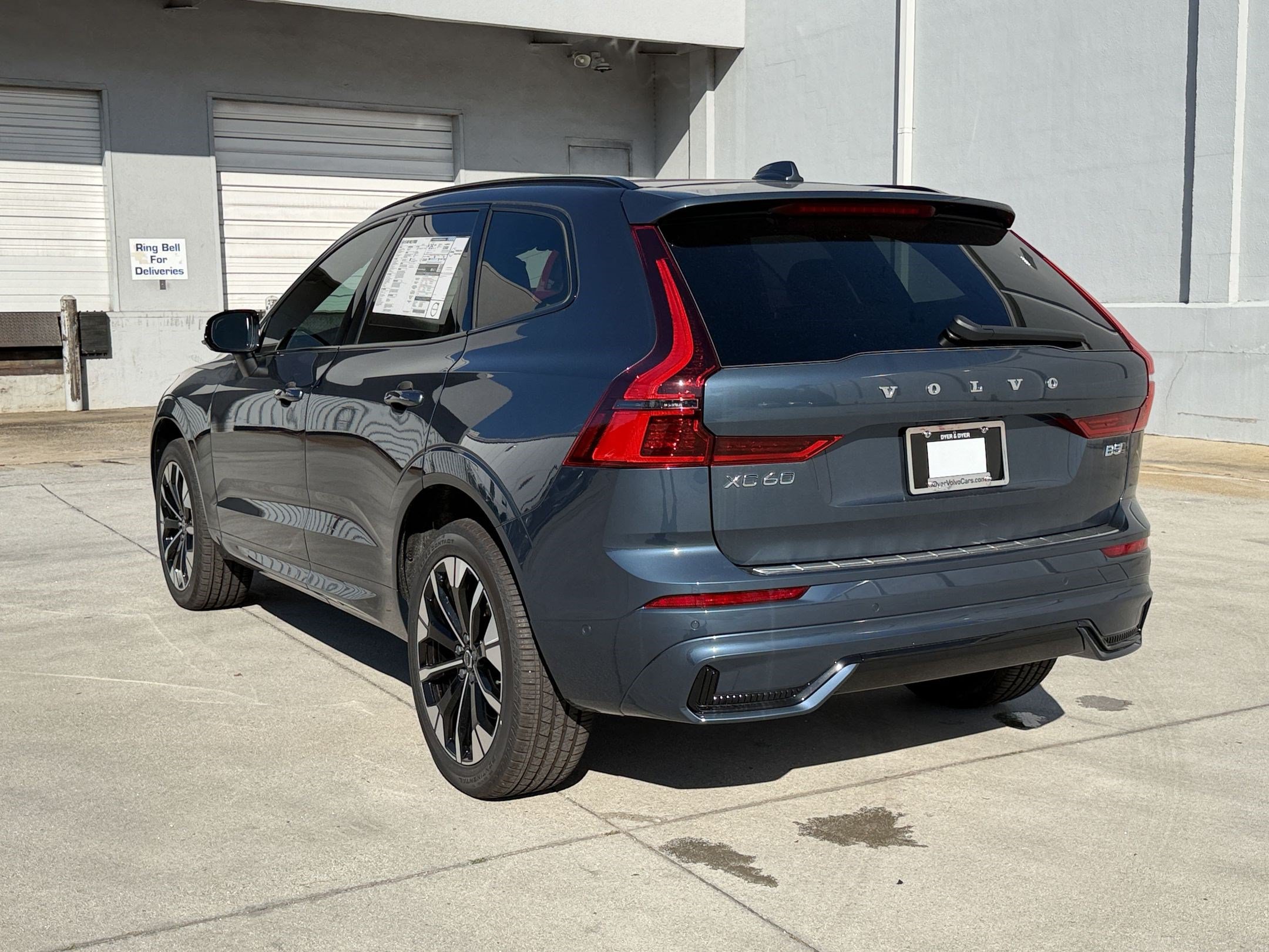 New 2026 Volvo XC60 B5 Plus SUV