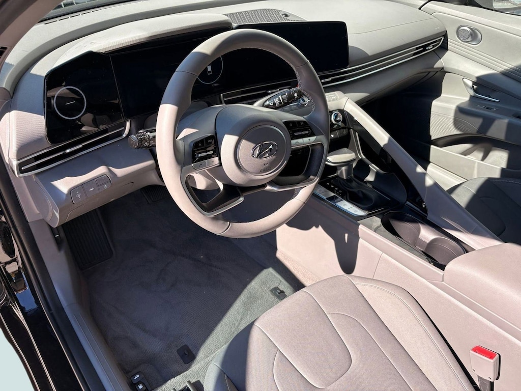 Used 2023 Hyundai Elantra SEL Sedan
