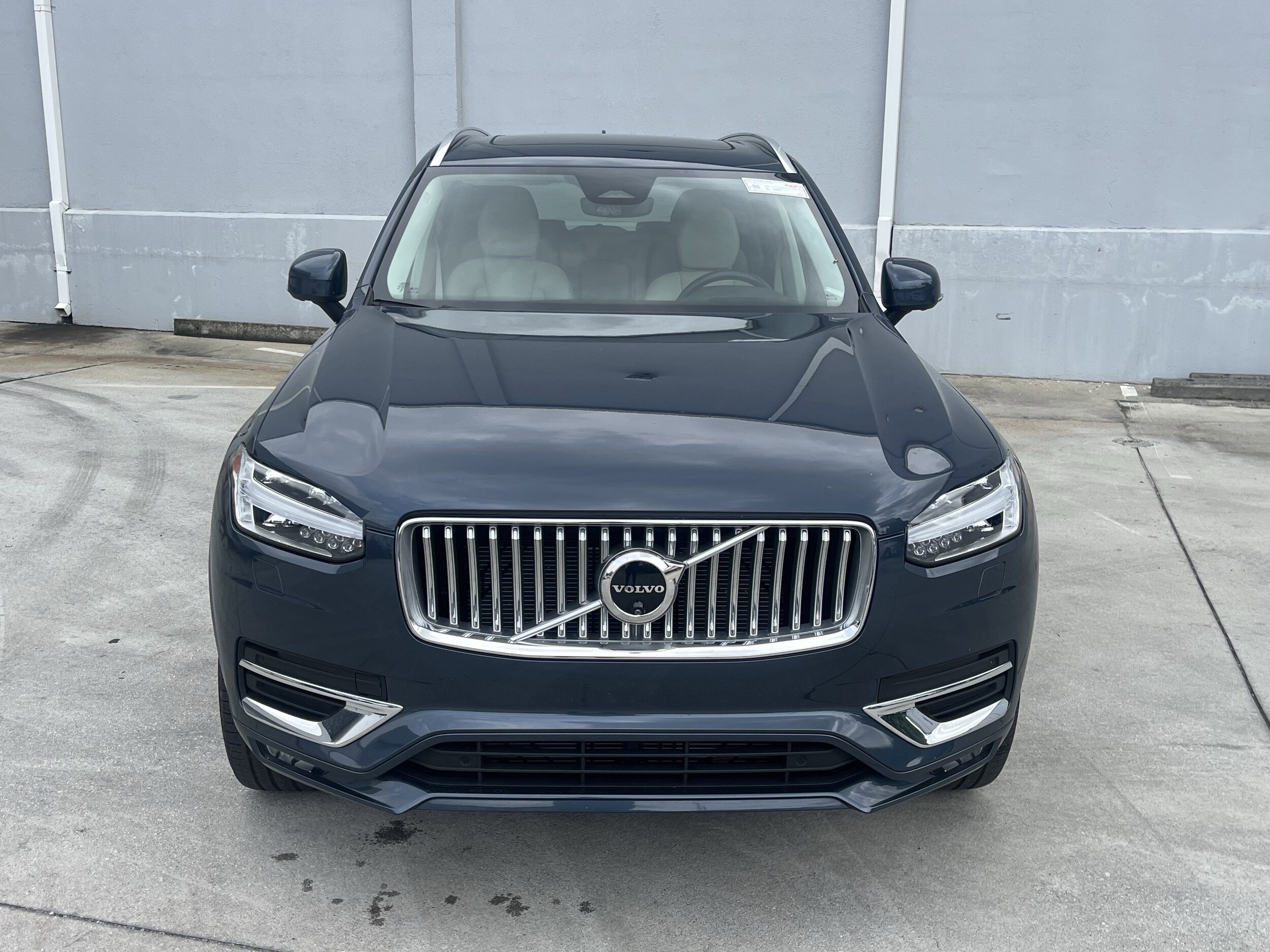2024 Volvo XC90 Plus photo 2