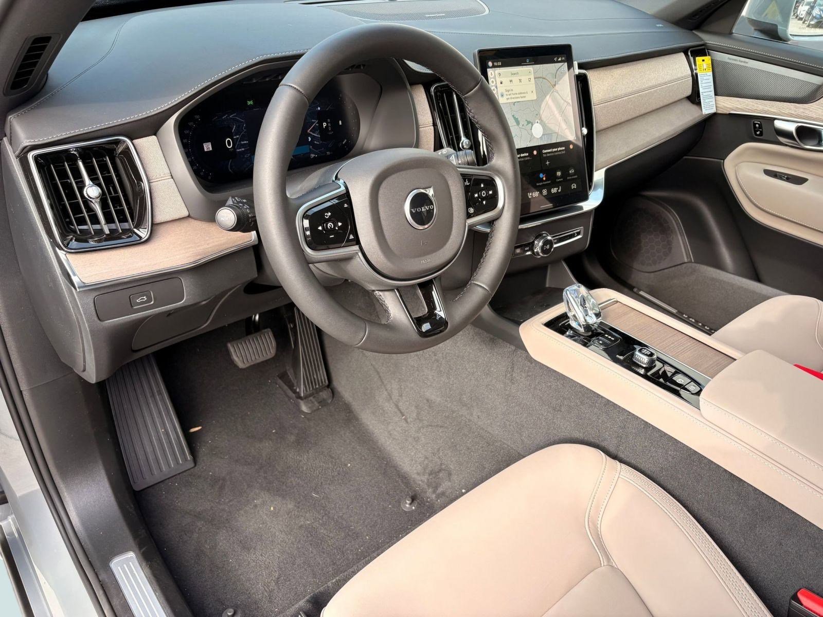 2026 Volvo XC90 Plus photo 4