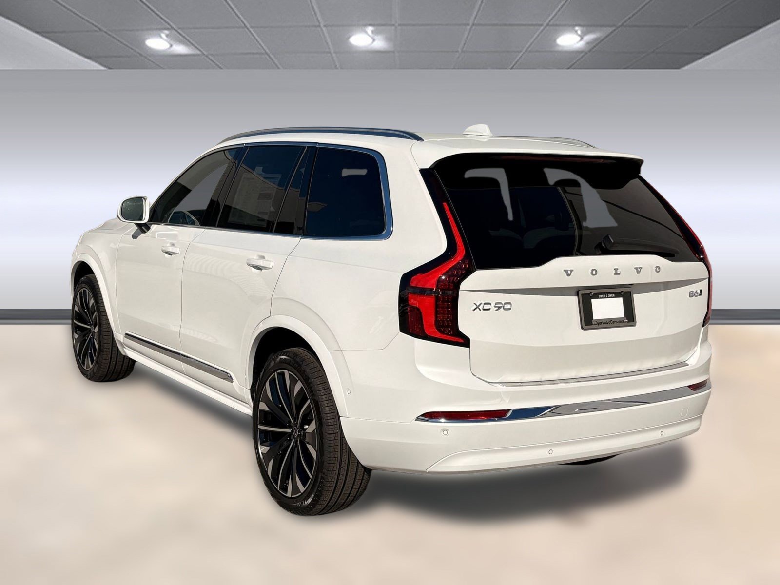 2026 Volvo XC90 Plus photo 3