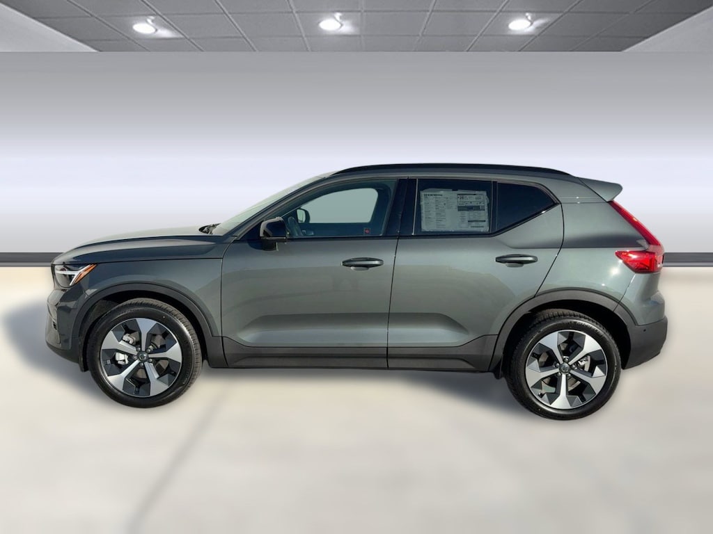 New 2026 Volvo XC40 B5 Plus SUV