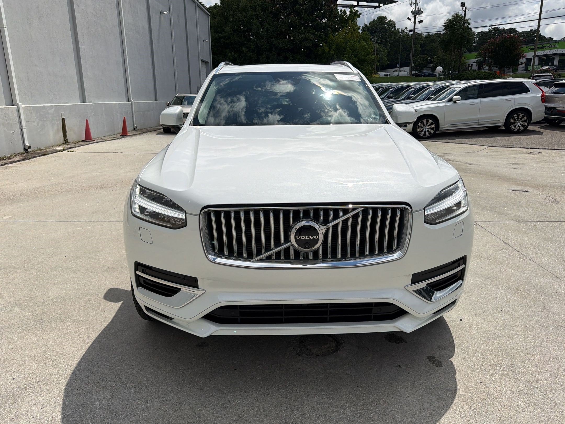 XC90 Plug-in Hybrid Plus Bright Theme SUV