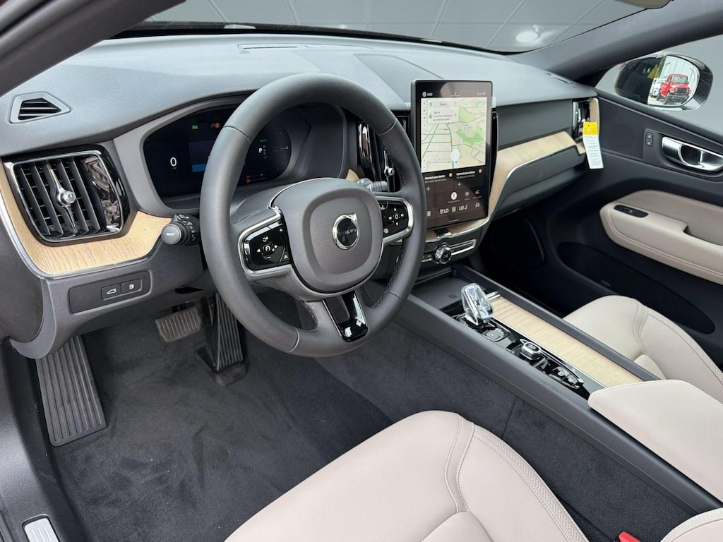 New 2026 Volvo XC60 plug-in hybrid T8 Plus SUV