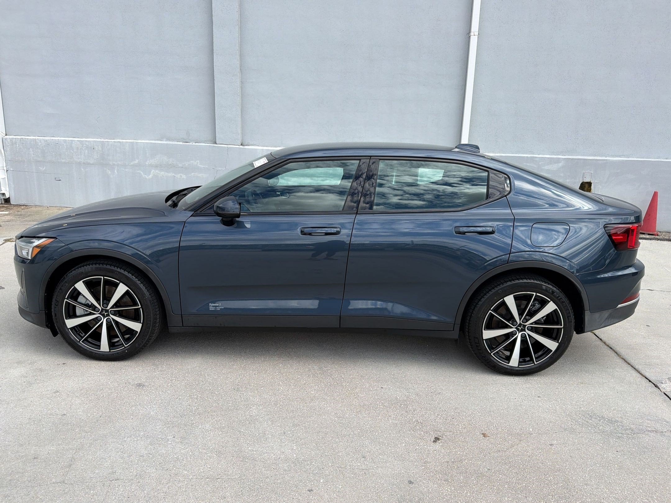 Polestar 2 2 Long Range Dual Motor (Long Range Dual Motor) Hatchback