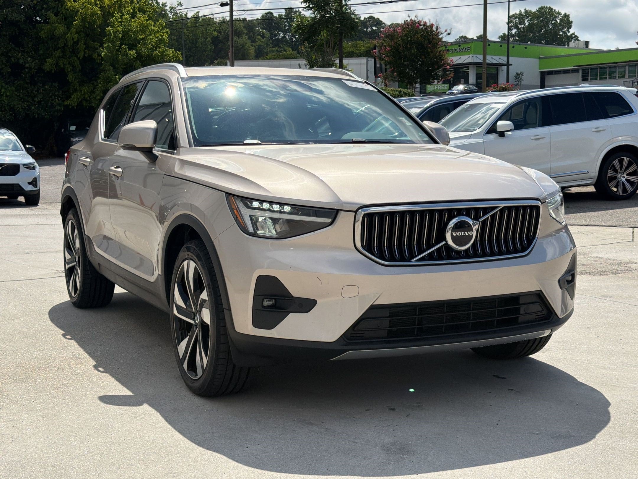 XC40 Plus Bright Theme SUV