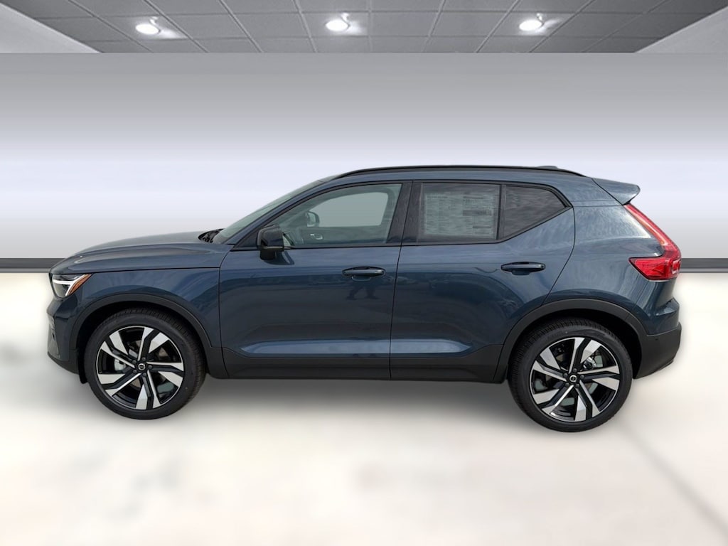 New 2026 Volvo XC40 B5 Ultra SUV