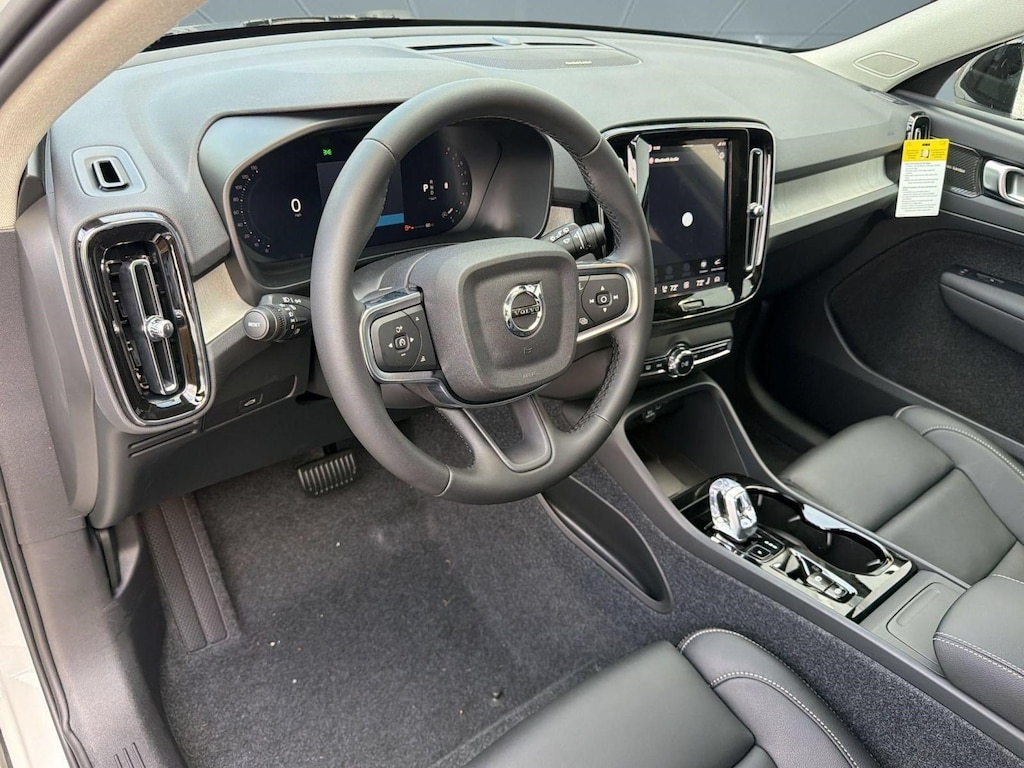 Used 2026 Volvo XC40 B5 Plus SUV