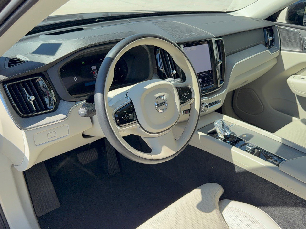 Certified 2024 Volvo XC60 Ultimate Dark Theme SUV