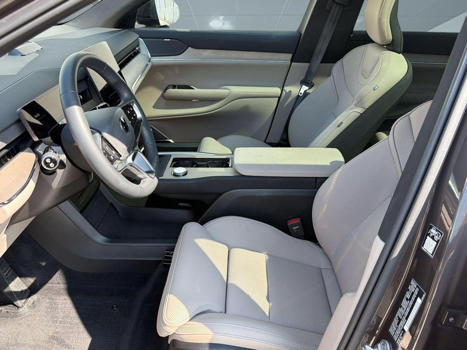 EX90 Plus SUV