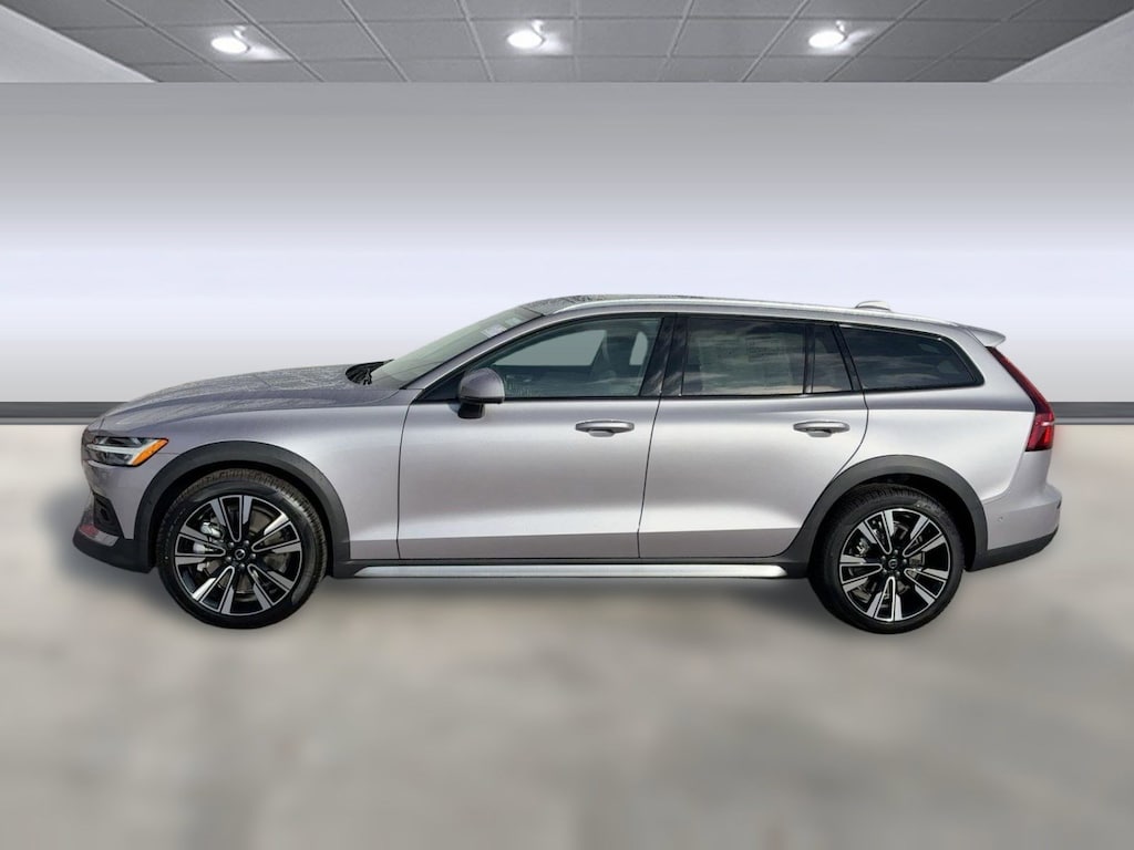 New 2026 Volvo V60 Cross Country B5 Ultra Wagon