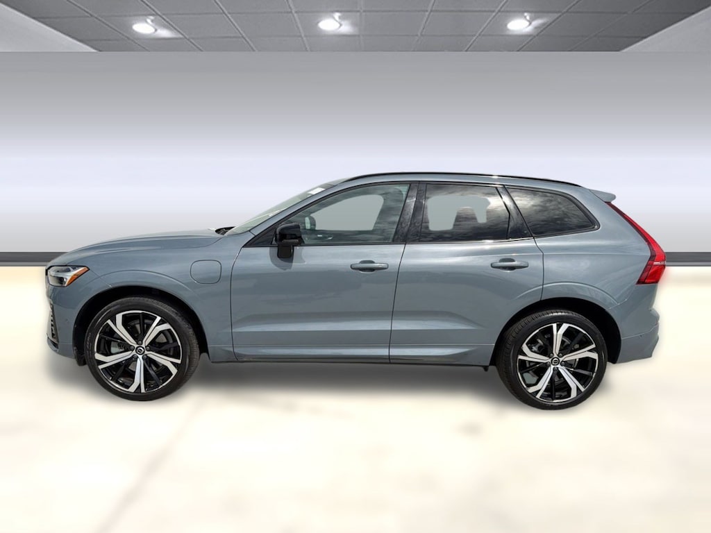 Used 2022 Volvo XC60 Recharge Plug-In Hybrid R-Design SUV