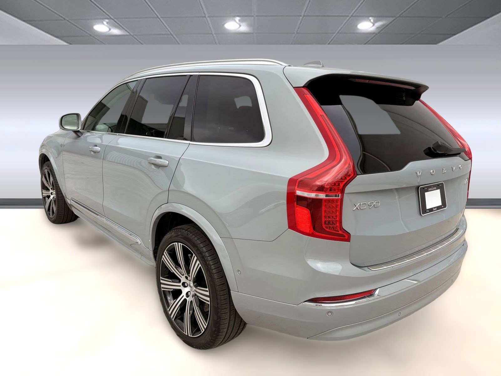 2024 Volvo XC90 Plus photo 2