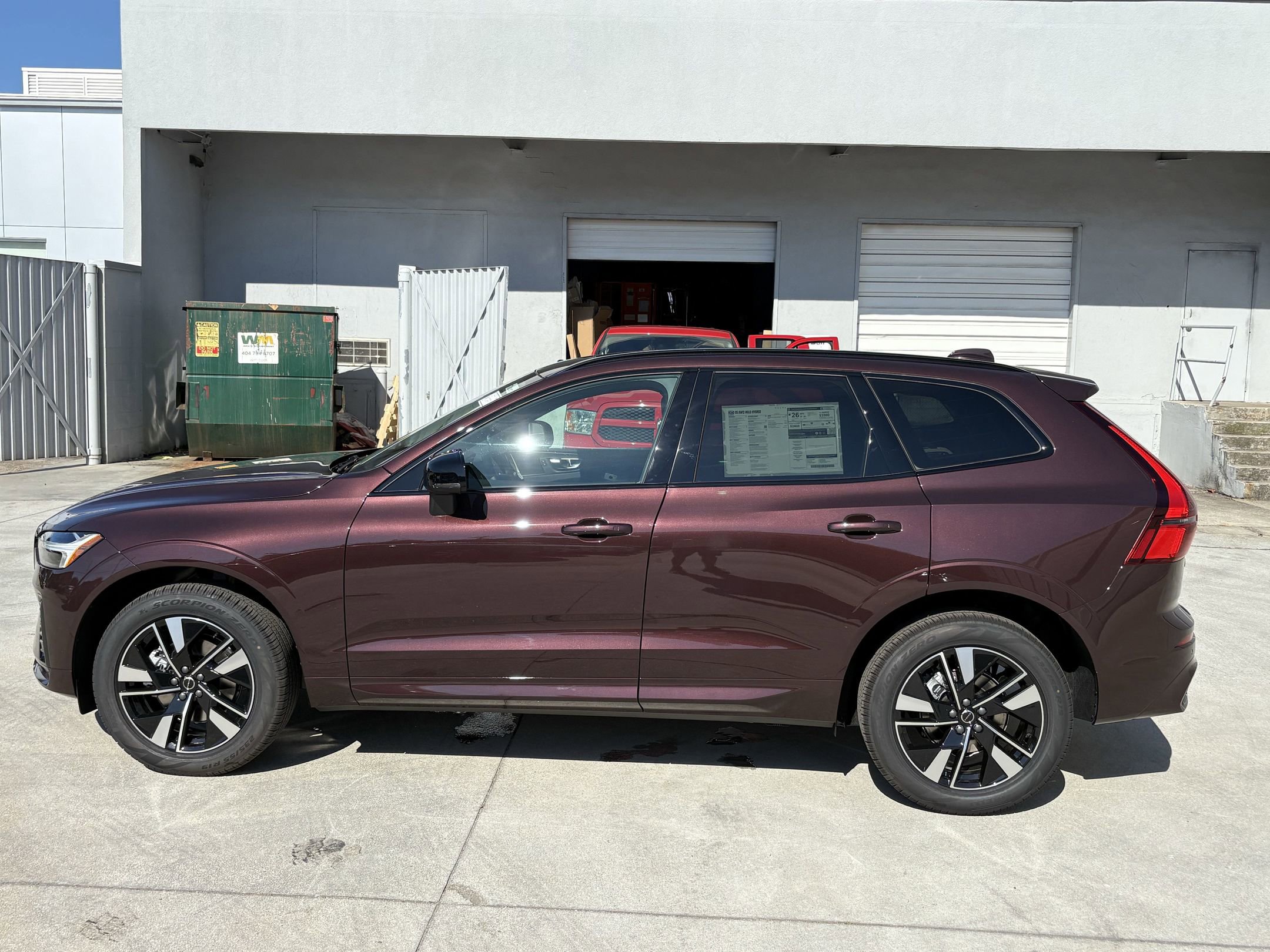 2026 Volvo XC60 B5 Core photo 3