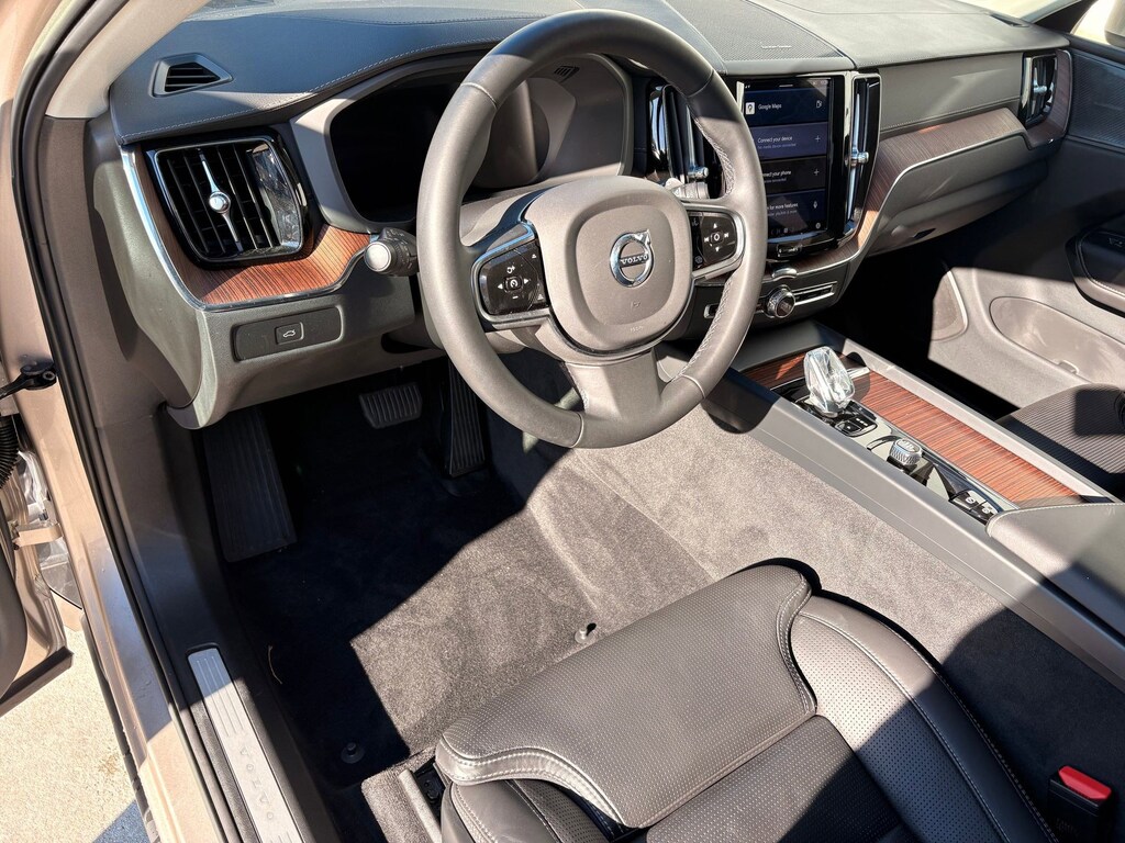 Certified 2023 Volvo XC60 Ultimate Bright Theme SUV