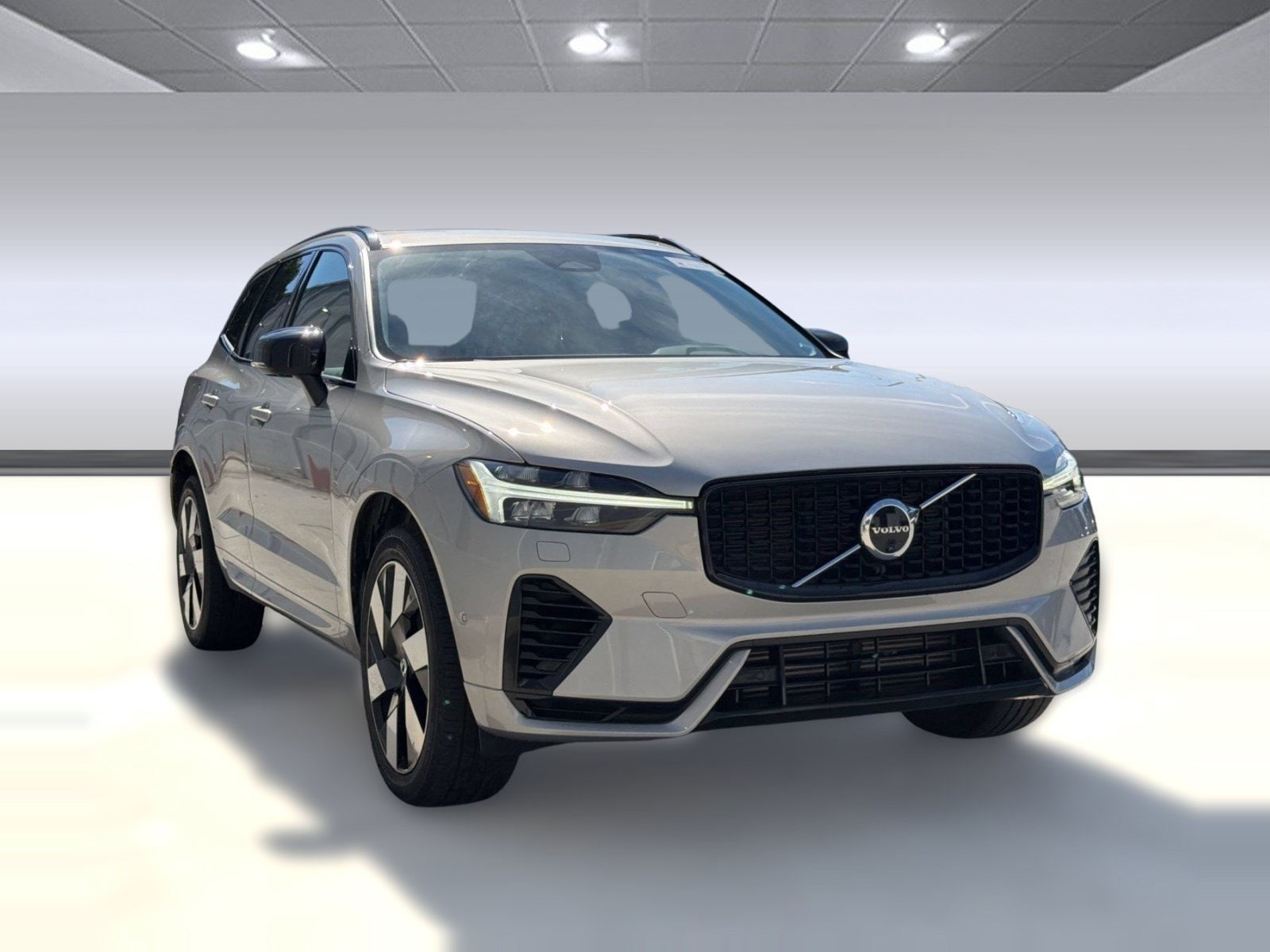 XC60 Plug-in Hybrid Plus Dark Theme SUV