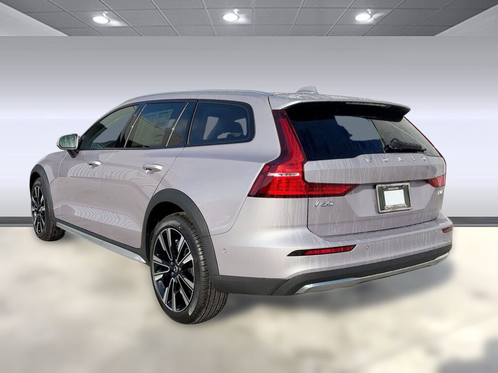 New 2026 Volvo V60 Cross Country B5 Ultra Wagon