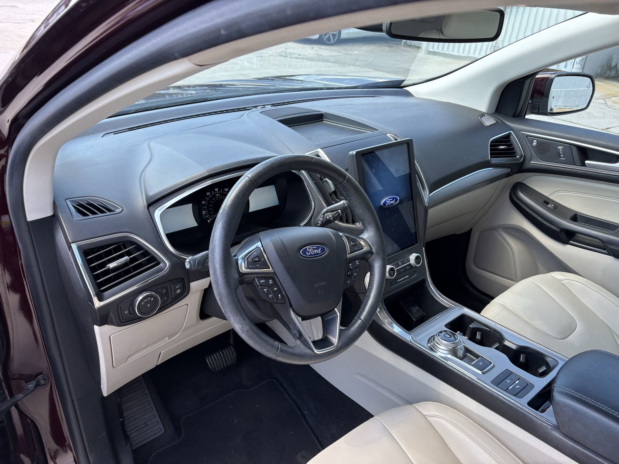 2021 Ford Edge Titanium photo 4