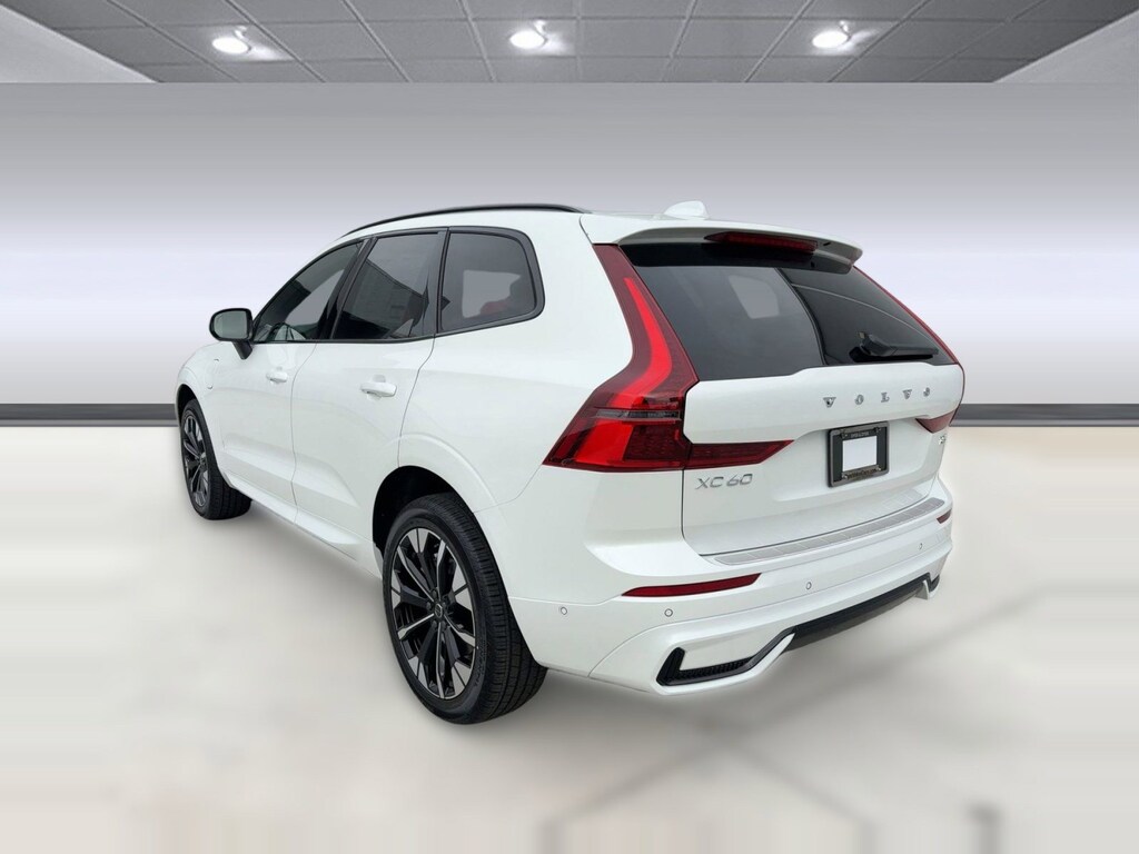 New 2026 Volvo XC60 plug-in hybrid T8 Plus SUV