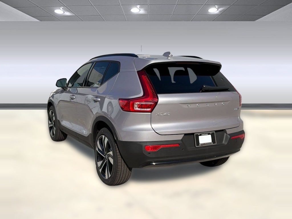 New 2026 Volvo XC40 B5 Ultra SUV