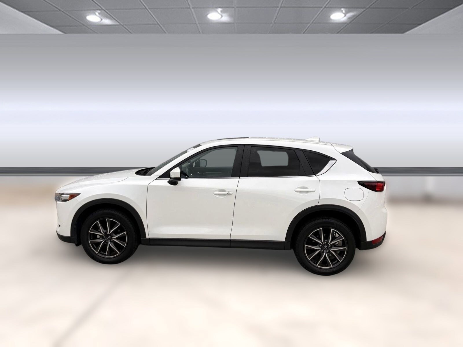 2018 Mazda CX-5 Touring photo 2