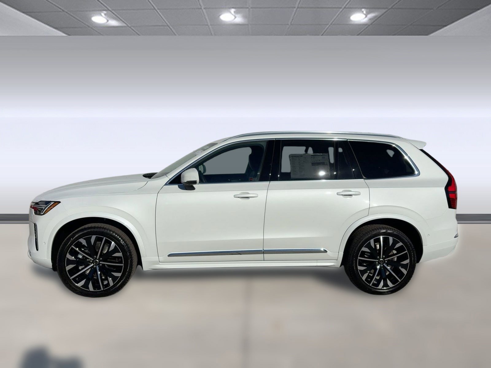 2026 Volvo XC90 Plus photo 2