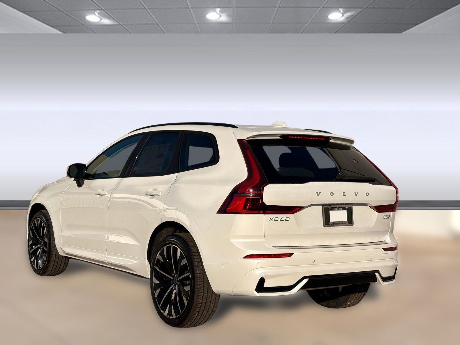 2026 Volvo XC60 B5 photo 3