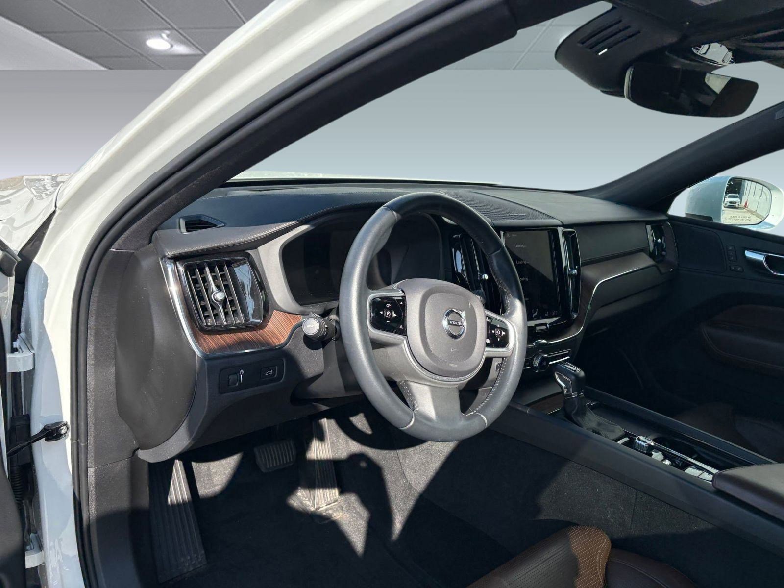 2021 Volvo XC60 Inscription photo 4