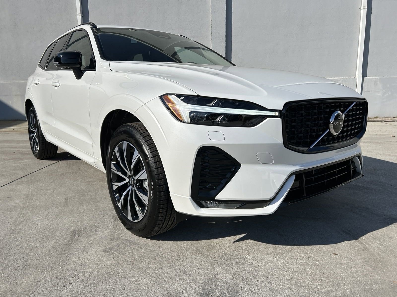 Used 2025 Volvo XC60 Core with VIN YV4M12RJ4S1075008 for sale in Chamblee, GA