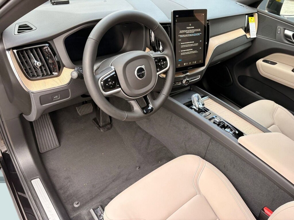 New 2026 Volvo XC60 B5 Core SUV