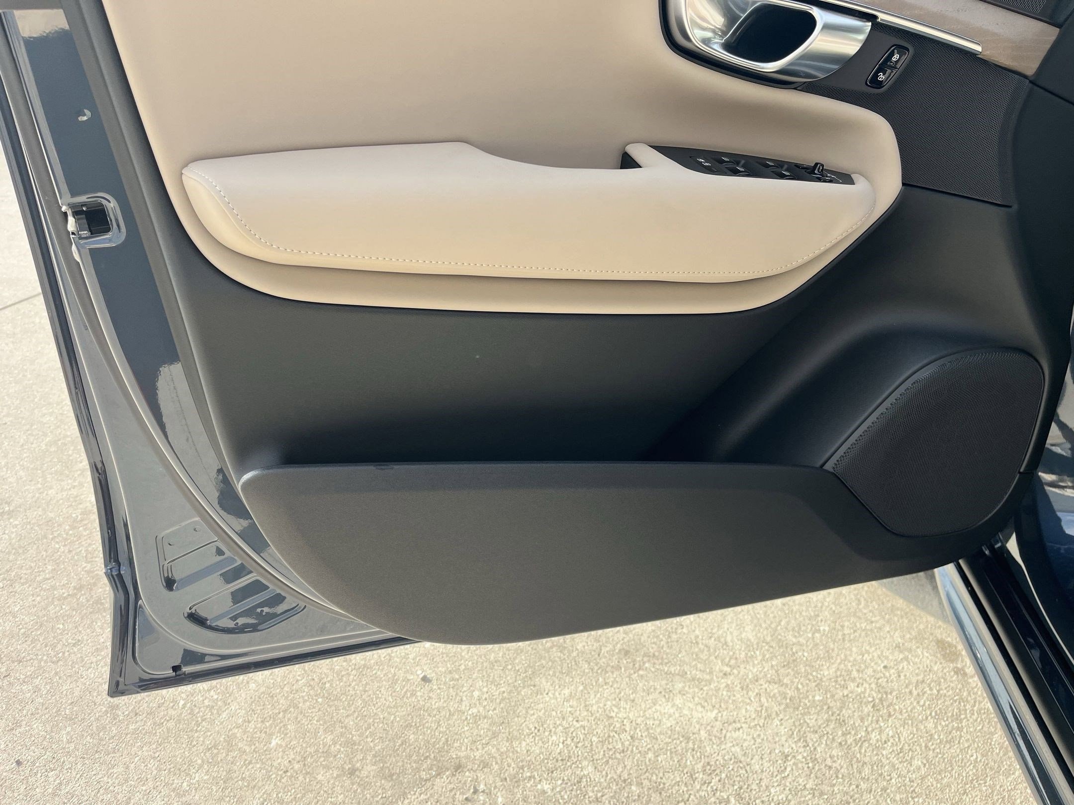 2026 Volvo XC90 Plus - Photo 23