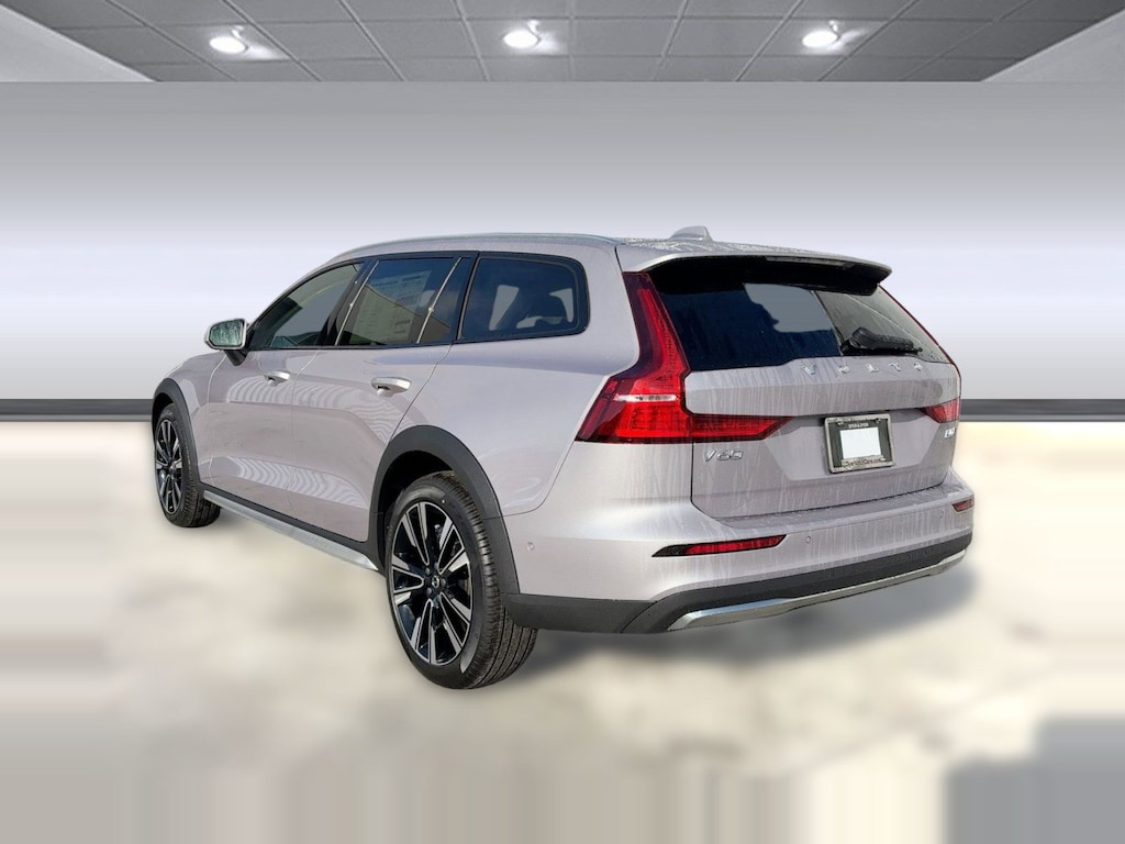 New 2026 Volvo V60 Cross Country B5 Ultra Wagon