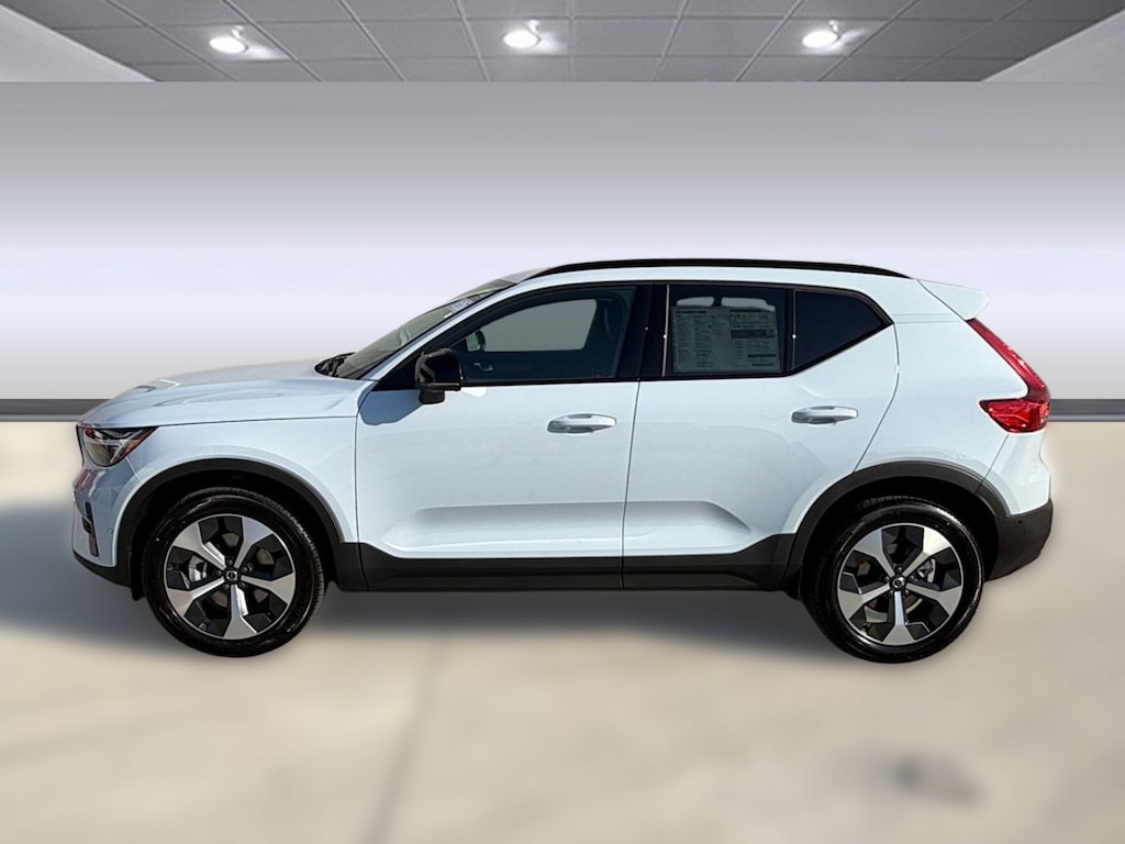 New 2026 Volvo XC40 B5 Plus SUV