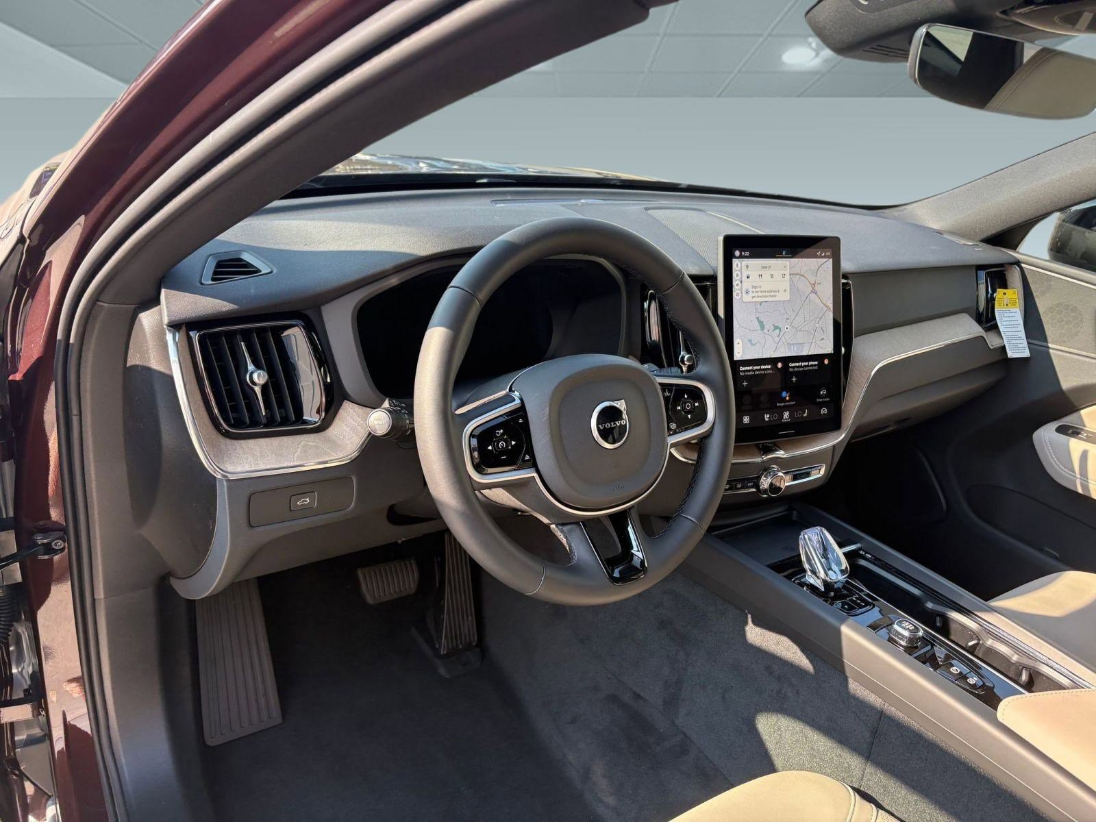 2026 Volvo XC60 B5 Plus photo 3