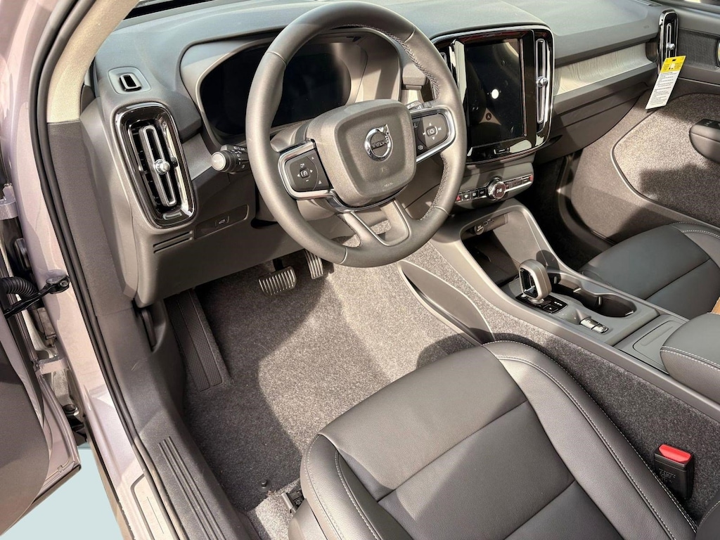 Certified 2026 Volvo XC40 Core SUV
