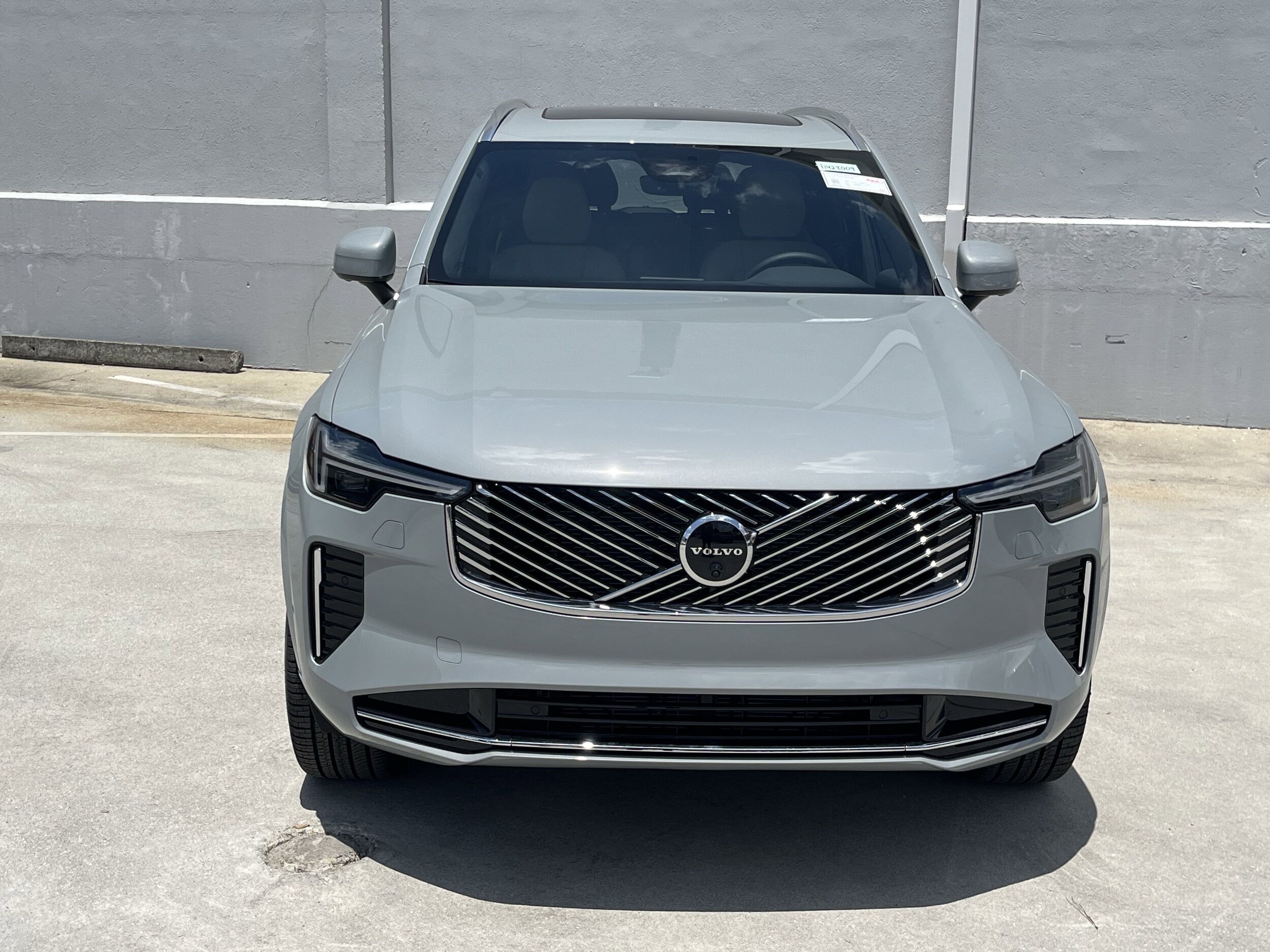 2026 Volvo XC90 Plus photo 2