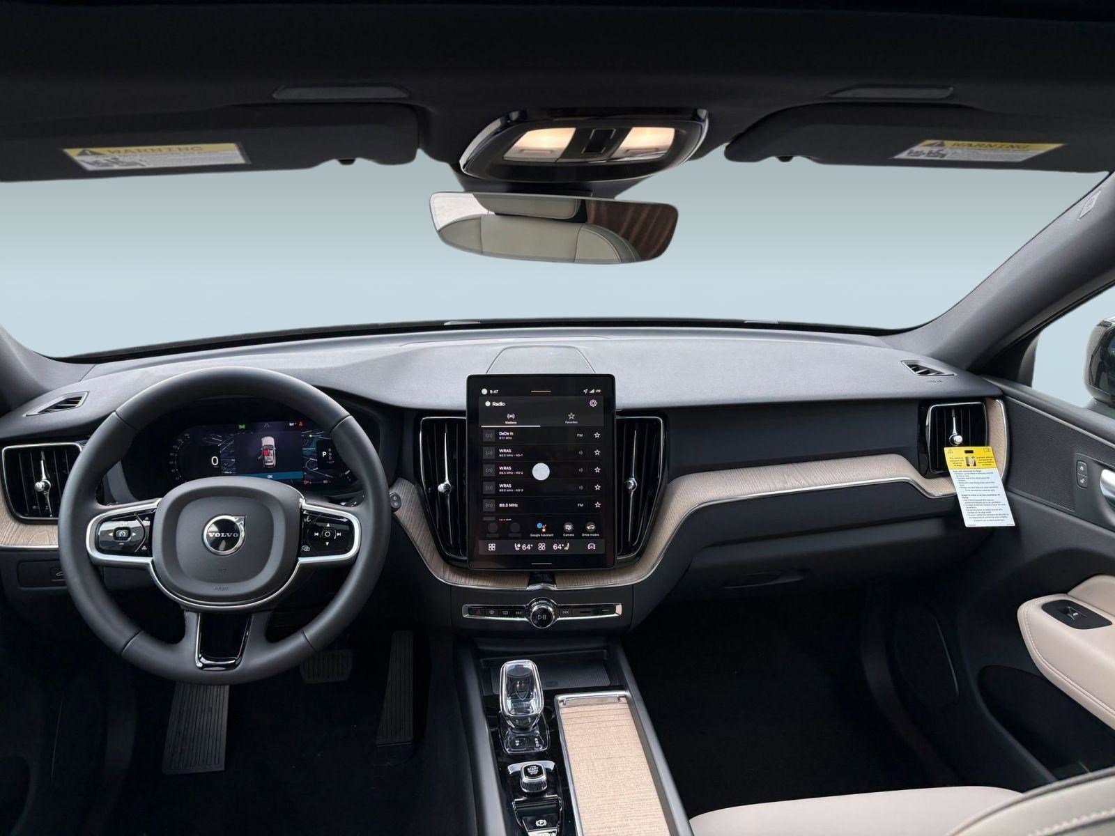 2026 Volvo XC60 Plus - Photo 14