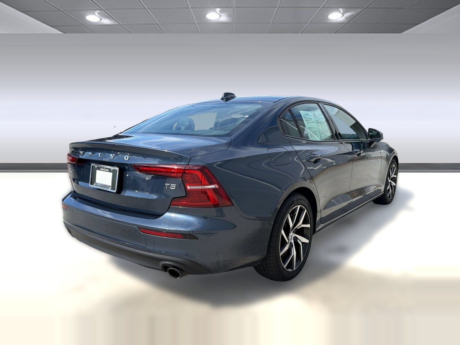 S60 Momentum Sedan
