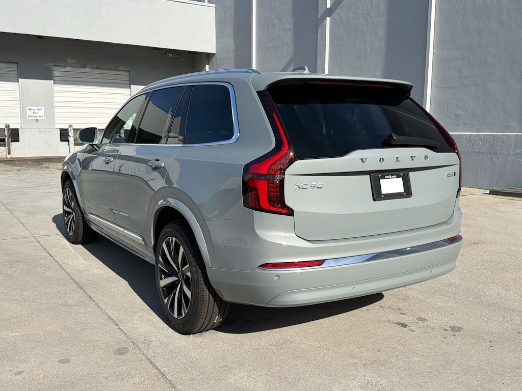New 2026 Volvo XC90 B5 Core SUV