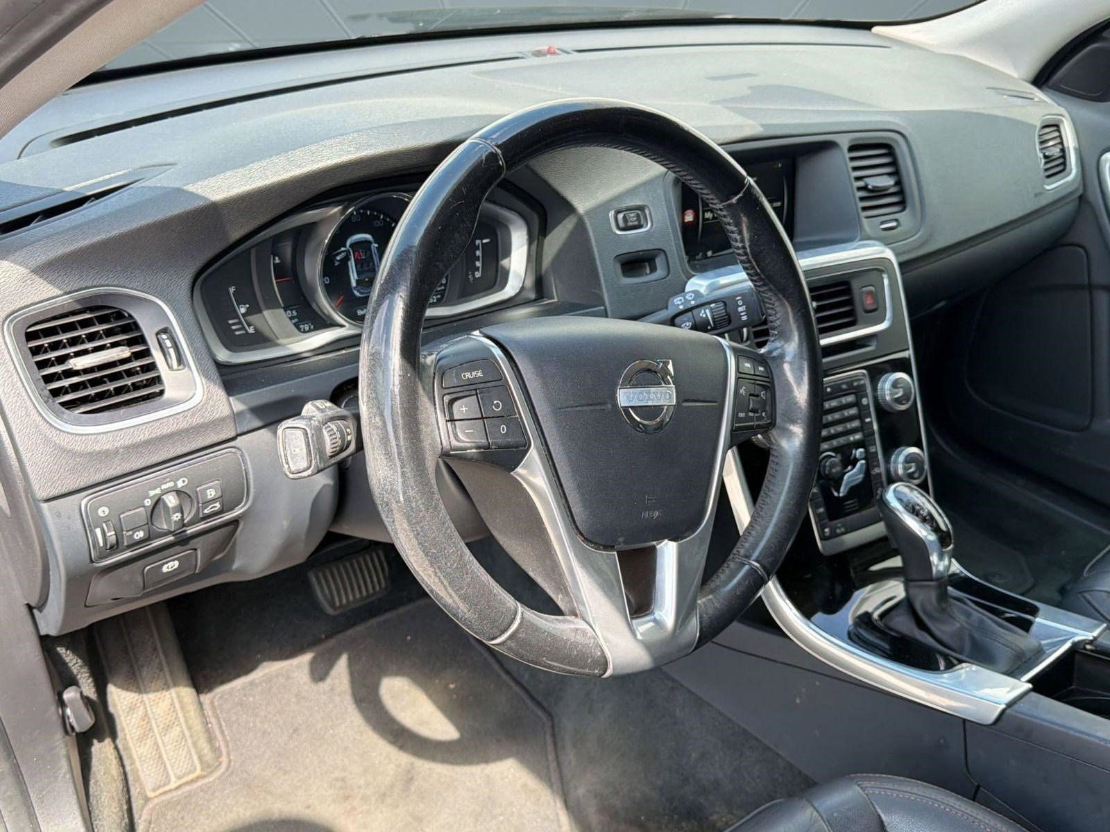 V60 Cross Country T5 Wagon