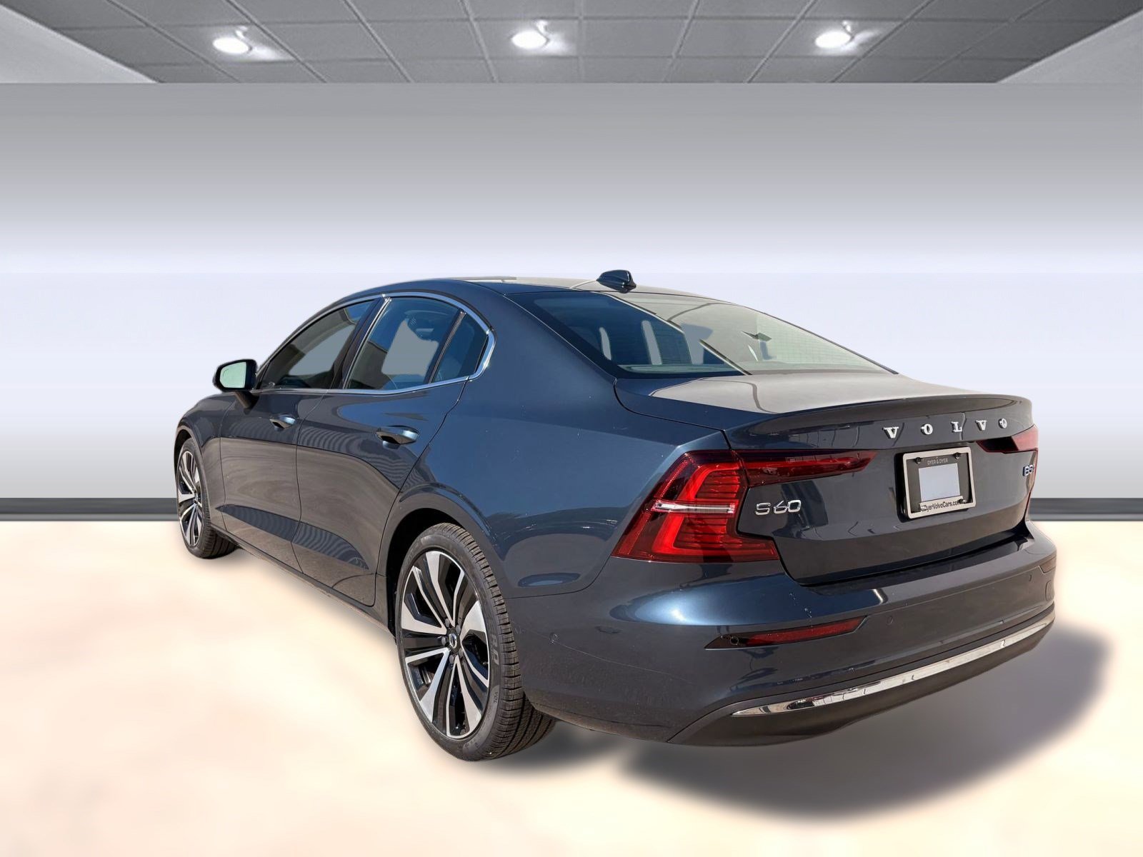 2023 Volvo S60 Ultimate photo 3