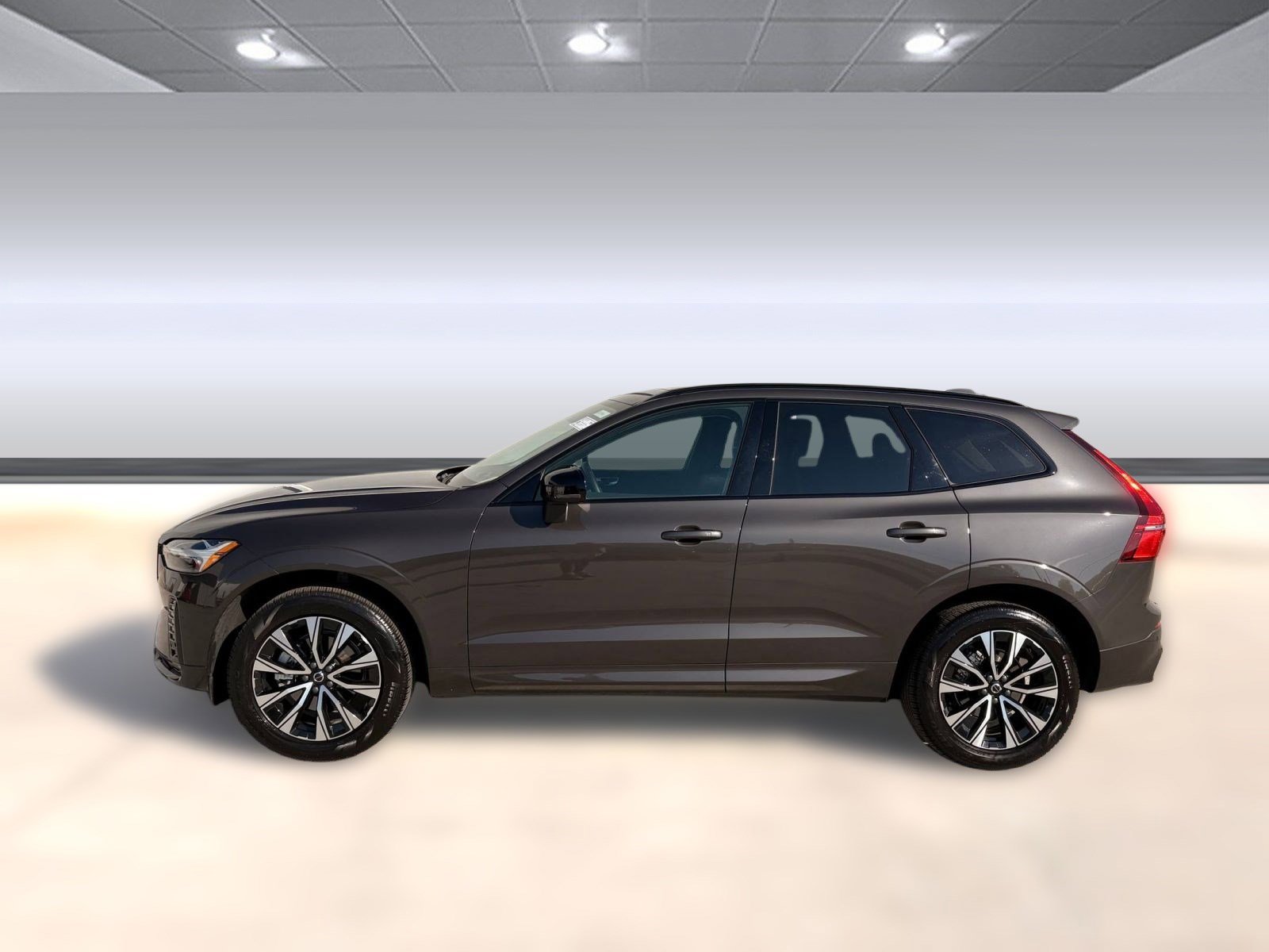 2025 Volvo XC60 B5 Core photo 2