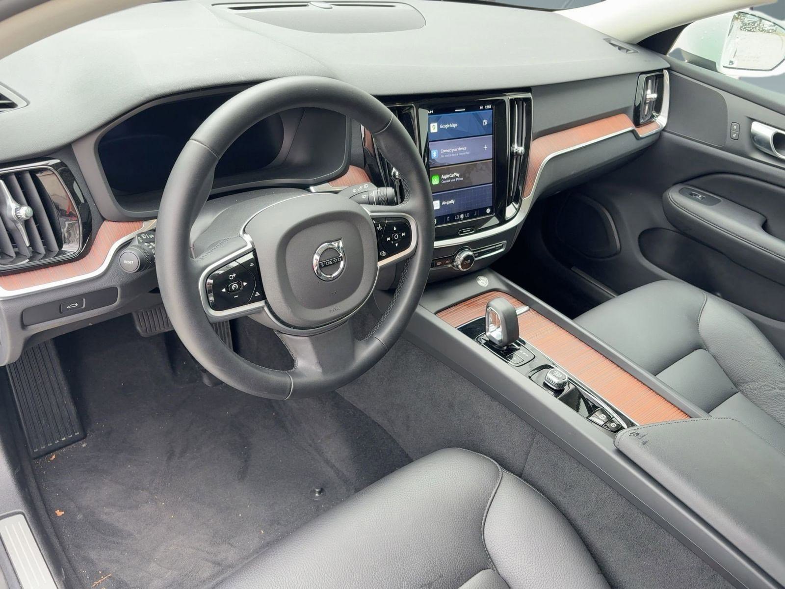 2025 Volvo V60 Cross Country Plus photo 4