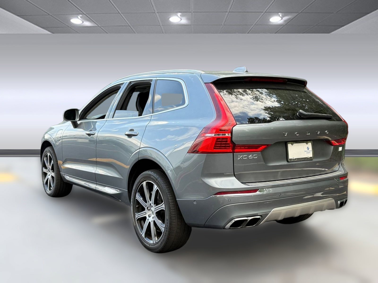2021 Volvo XC60 Recharge Hybrid T8 Inscription photo 3