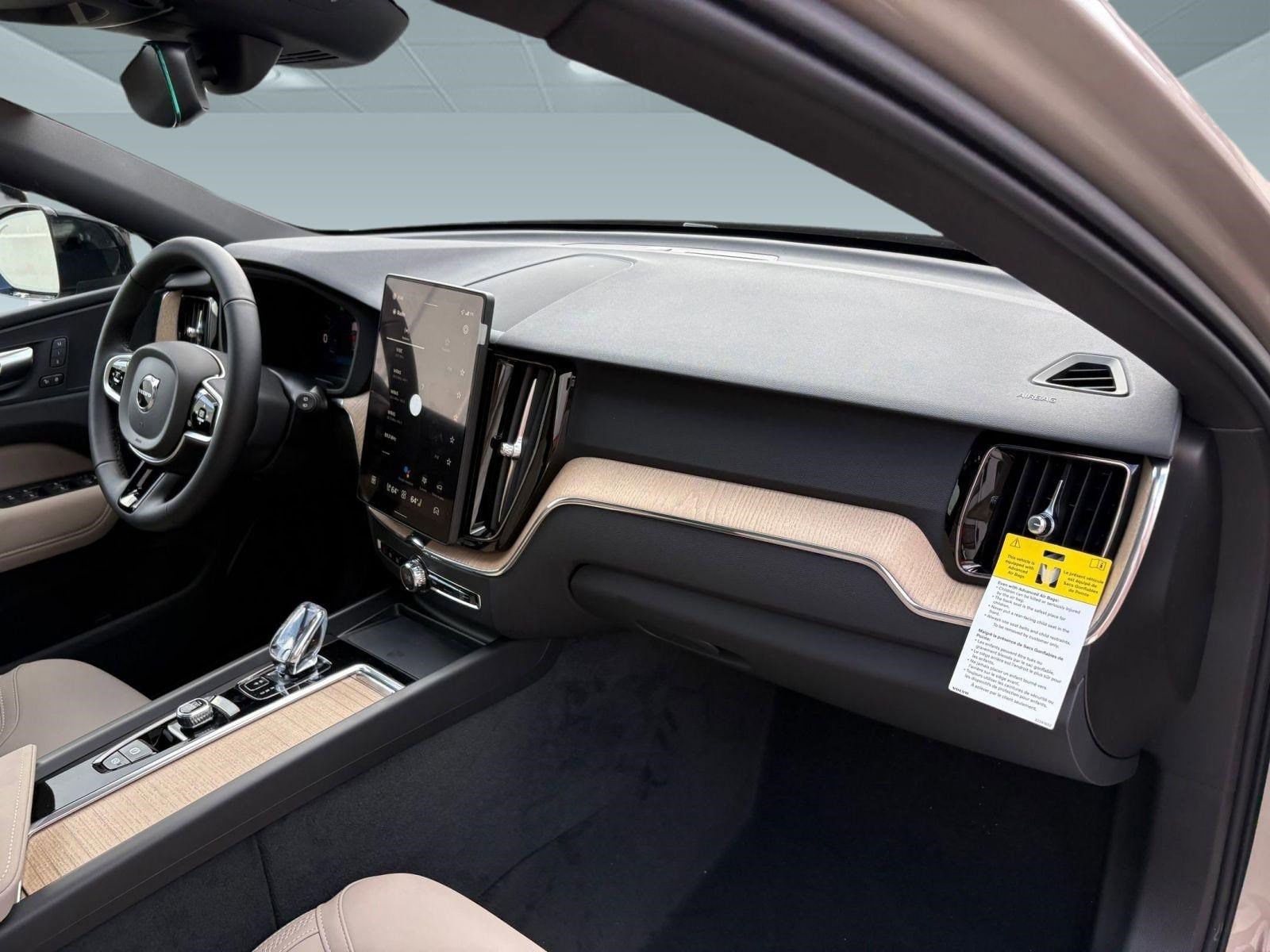 2026 Volvo XC60 Plus - Photo 28