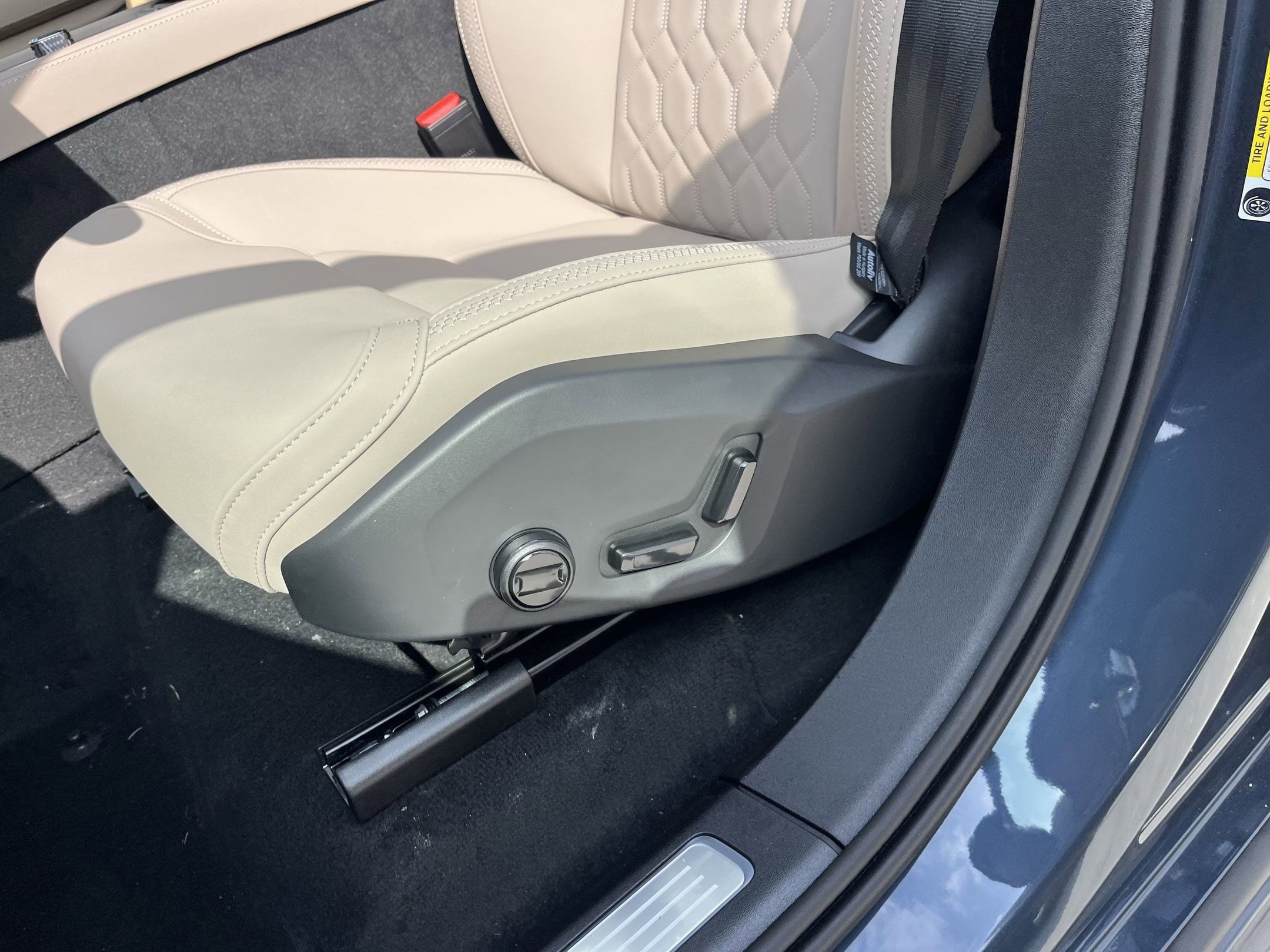 2026 Volvo XC90 Plus - Photo 14